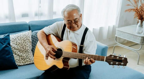 🎸 Learning Guitar as an Adult: Why It Is Harder But More Rewarding